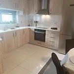 The Twins 2 Apartment Ampavris