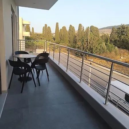 The Twins 2 Αμπάβρης