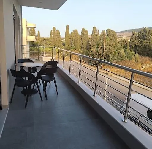 The Twins 2 Αμπάβρης