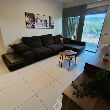 The Twins 2 Daire Ampavris