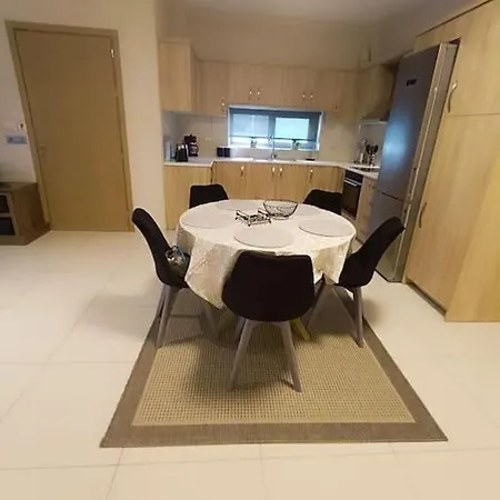 The Twins 2 Lägenhet *